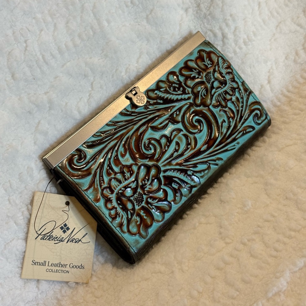 Patricia Nash Teal and Brown Embossed Leather CAUCHY  🩵Wallet🩵 NWT